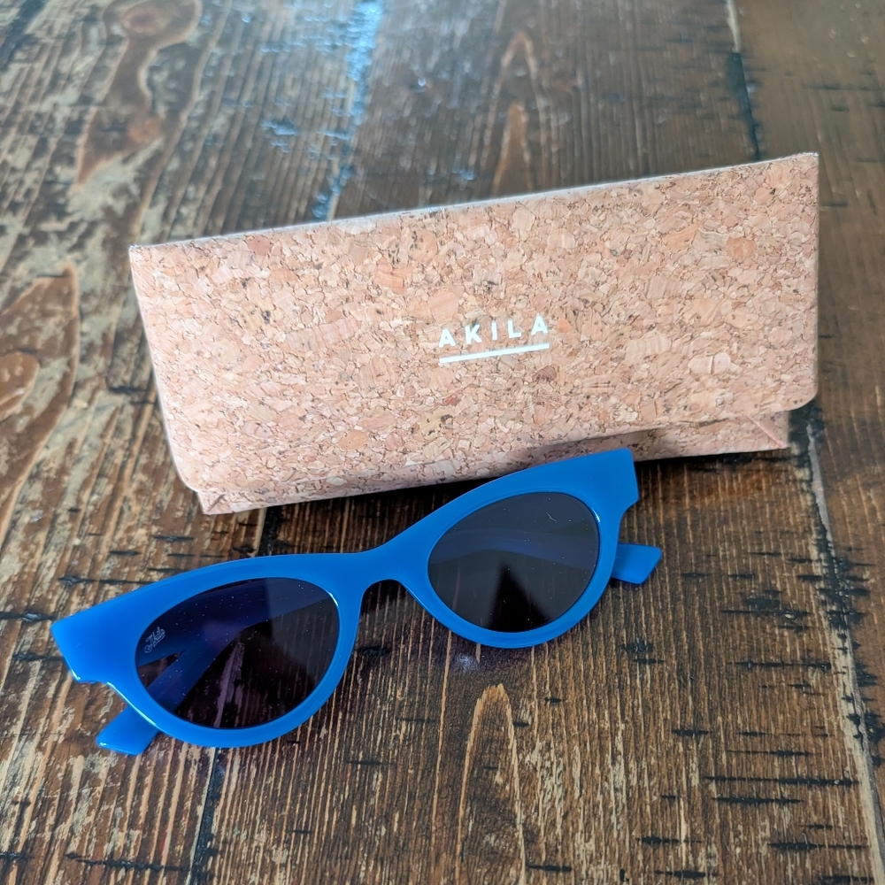 AKILA Blue Women's Sunglasses